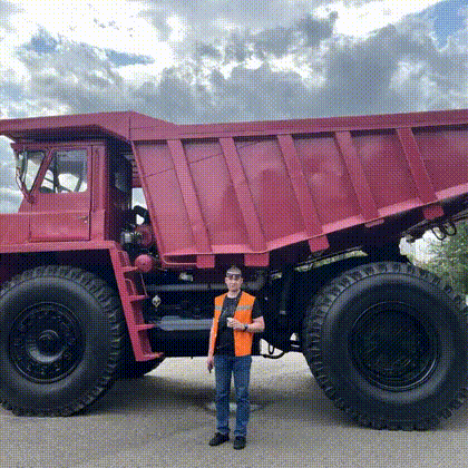 Оживленное фото с экскурсии на БелАЗ